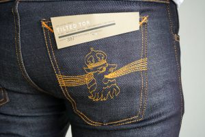 nudie jeans tilted tor dry royal embo